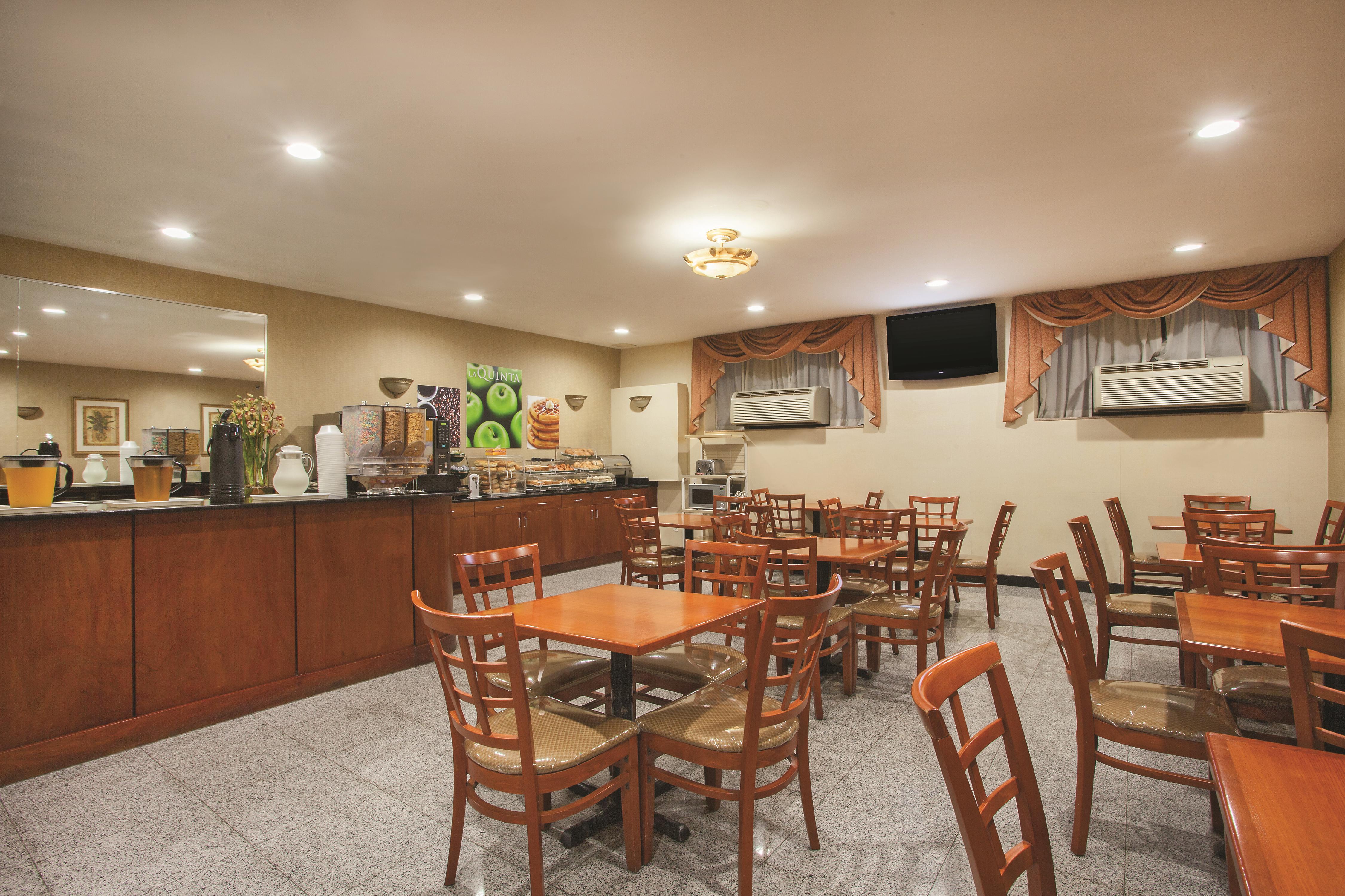 La Quinta Inn By Wyndham Queens New York City Long